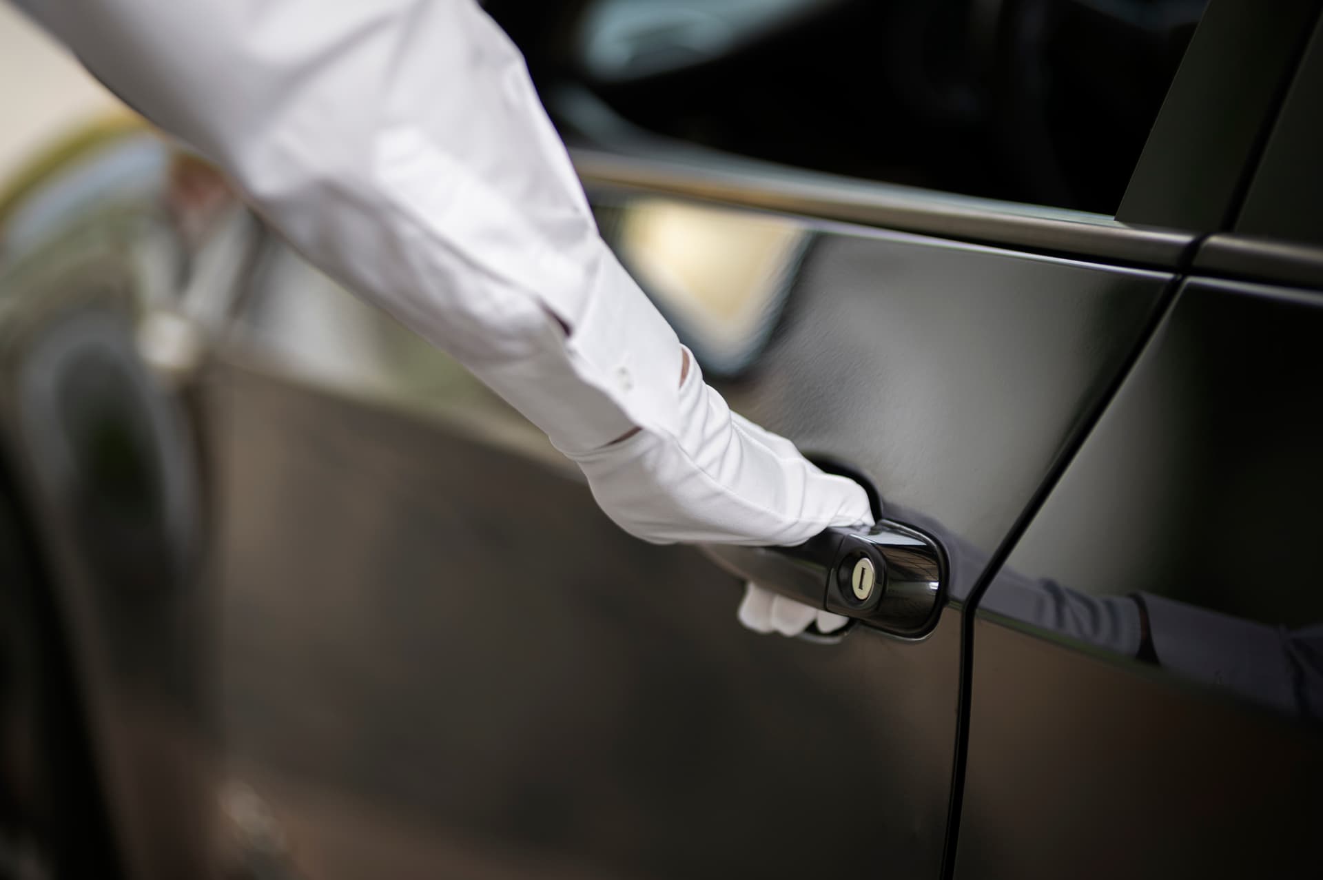 Professional chauffeur Melbourne - Licensed taxi driver