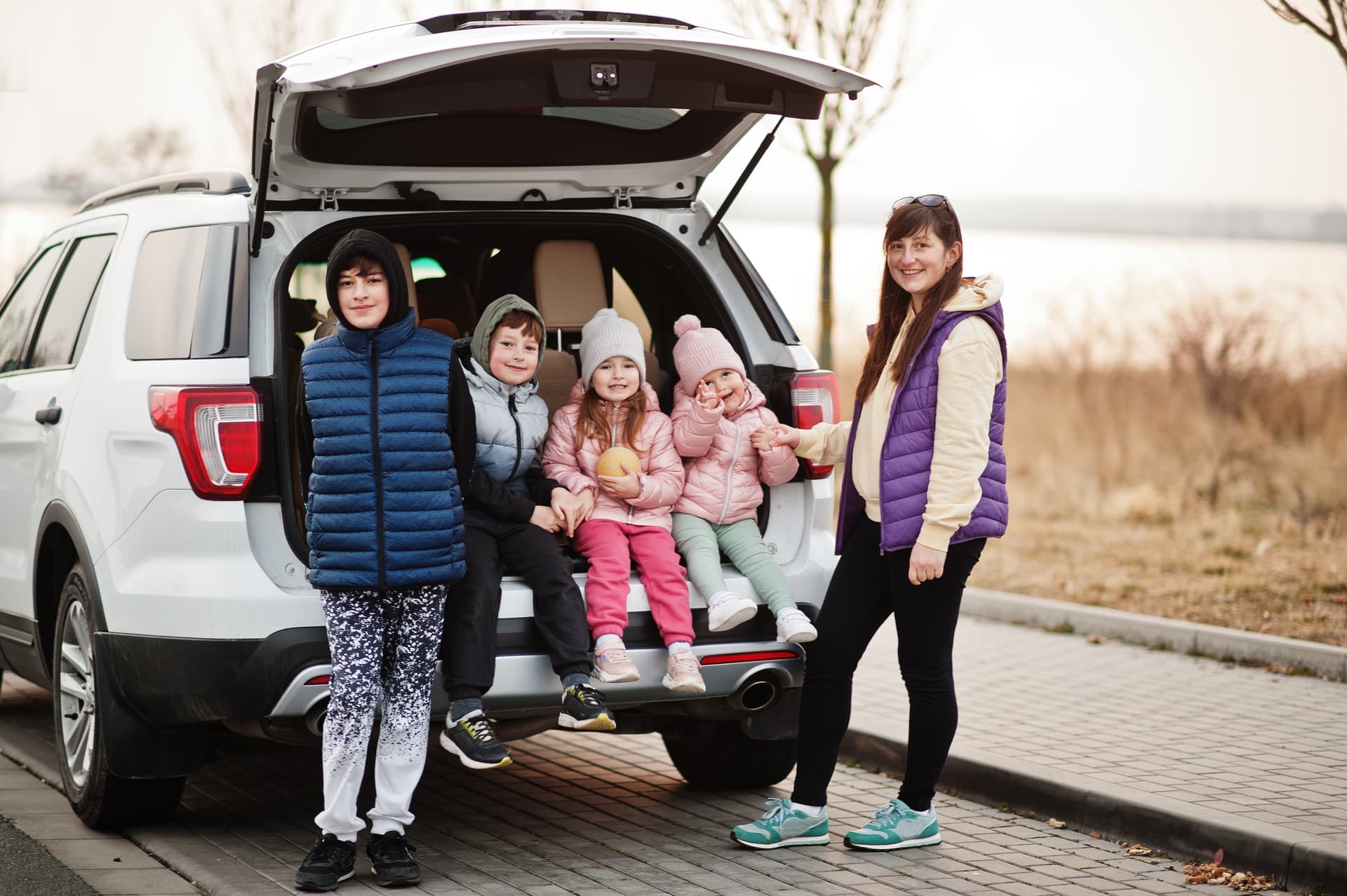 Family-friendly taxi Melbourne - 7 seater SUV service